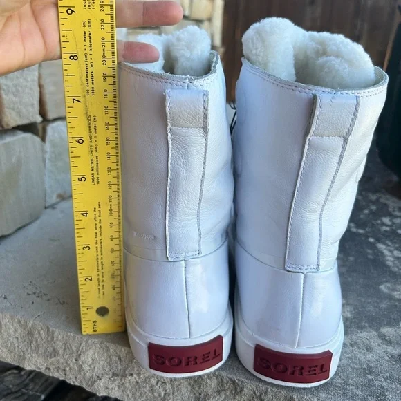 Sorel White Ankle Boots with Red Accents - Picture 3 of 16